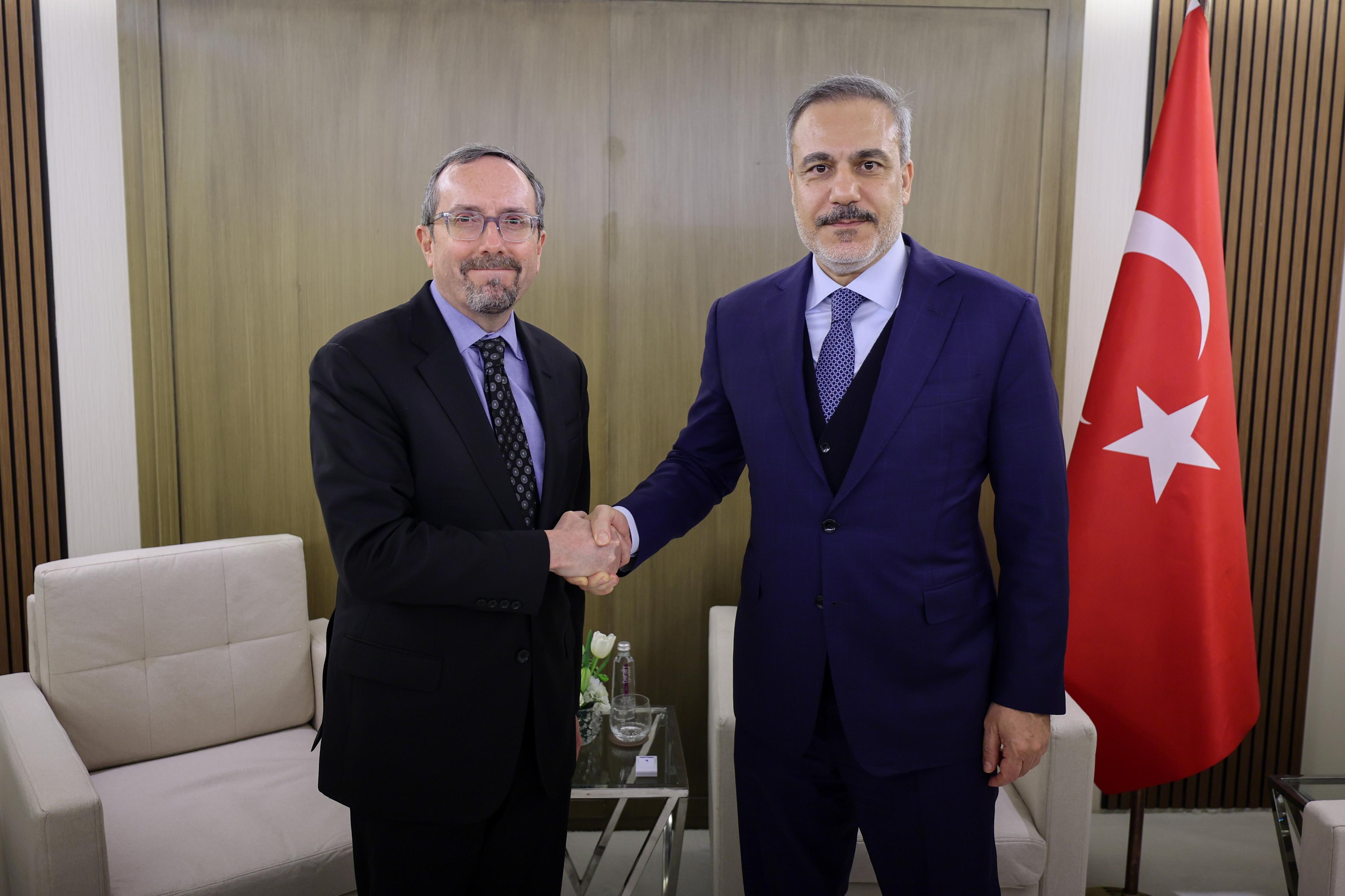 T.C. Dışişleri Bakanlığı on X: "Bakanımız @HakanFidan Riyad'daki Suriye toplantısı marjında ABD Dışişleri Bakanlığı Siyasi İşler Müsteşar Vekili John Bass'ı kabul etti. 🇹🇷🇺🇸 https://t.co/CzwLsueIXI" / X