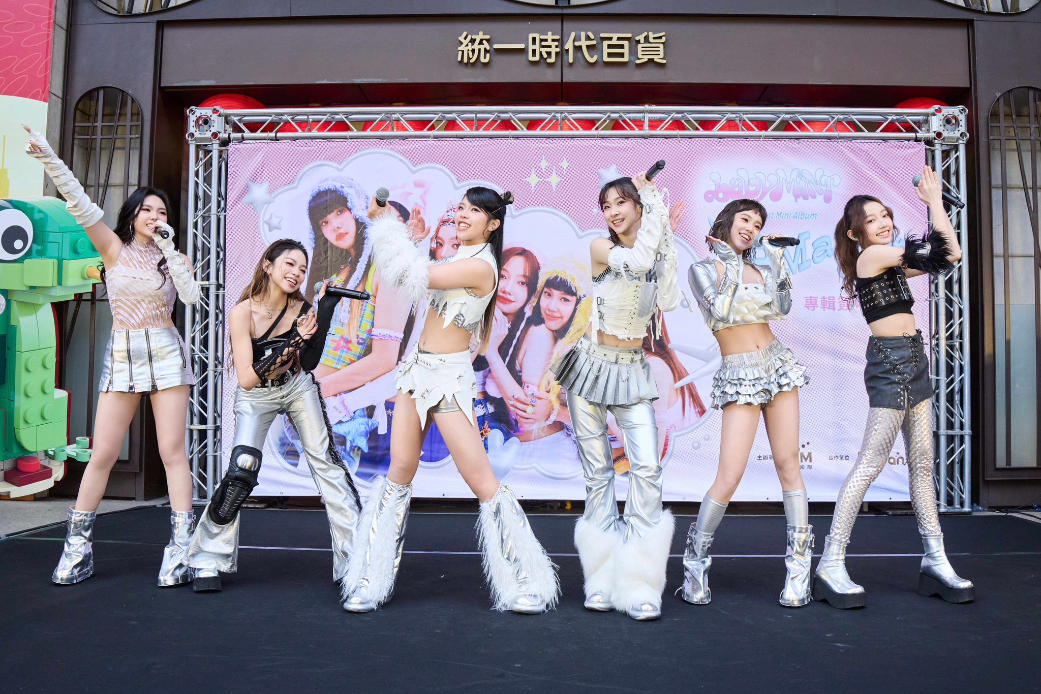 GhGpDctbEAACtLm?format=jpg&name=large