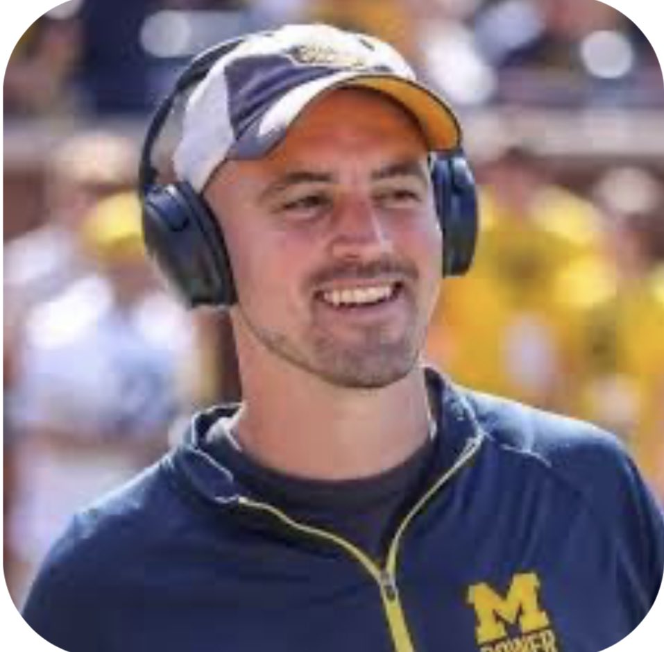 th_etruth's tweet photo. @REALDonThomas @hurricanebegs You should be thanking this guy! Michigan is pathetic! https://t.co/6ka1eCJsym