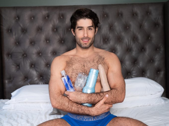 Gifts that keep on giving  US/Europe/Canada/Australia:    https://t.co/pfmGrwDYTK  Brazil:    https://t