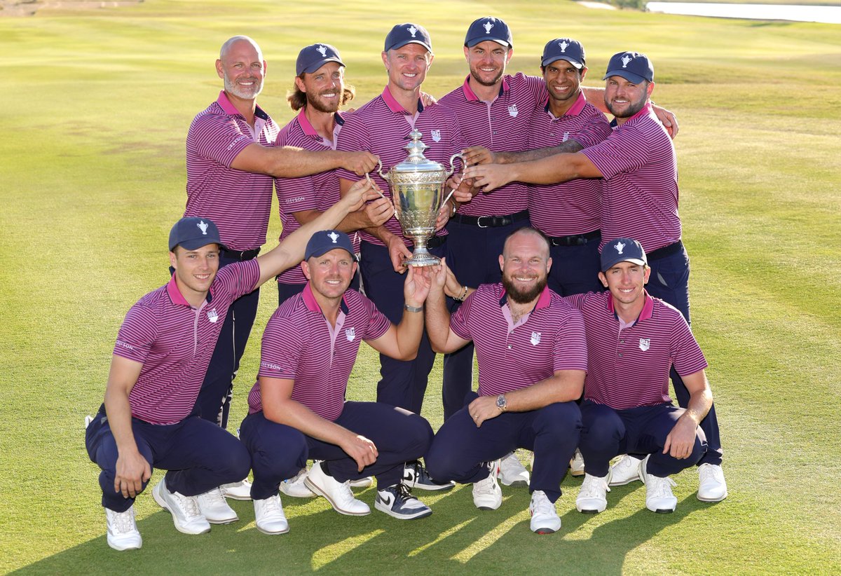GolfChannelLA's tweet photo. Una verdadera paliza. ⛳️💪🏻
El equipo de Gran Bretaña e Irlanda aplastó por 17-8 al Continente europeo para conquistar la #TeamCup del @DPWorldTour en Abu Dhabi. 🏆🎖
Los capitaneados por @JustinRose99 no dejaron dudas y se llevaron un contundente triunfo. 😎 https://t.co/AV4OhRHTc9