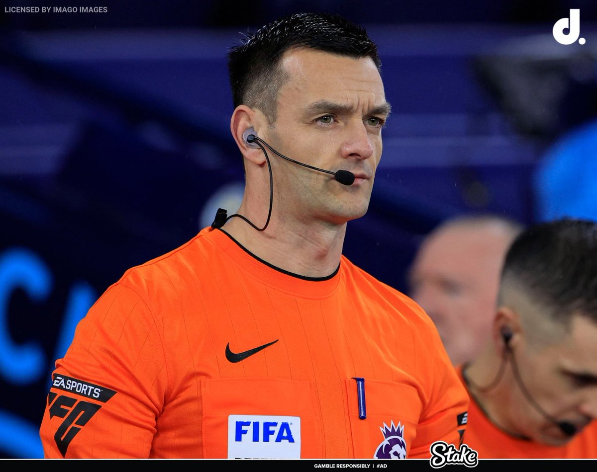 centredevils's tweet photo. 🚨🚨| Fouls in the first-half:

Arsenal: 3
Manchester United: 12 

Andy Madley is a JOKE 🤡 https://t.co/zqhvgJi2KH