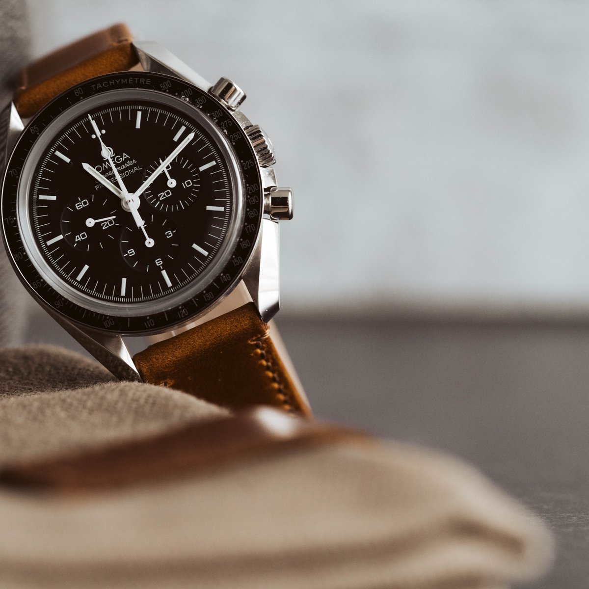 Whether you're dressing up or keeping it casual, our leather watch bands add a touch of elegance to every moment. ⌚ 

#bartonbands #bartonwatchbands #wristwatch #watchlovers #watches #watchcollector #instawatch #watchoftheday #watchnerd #watchmania #timepiece #watch