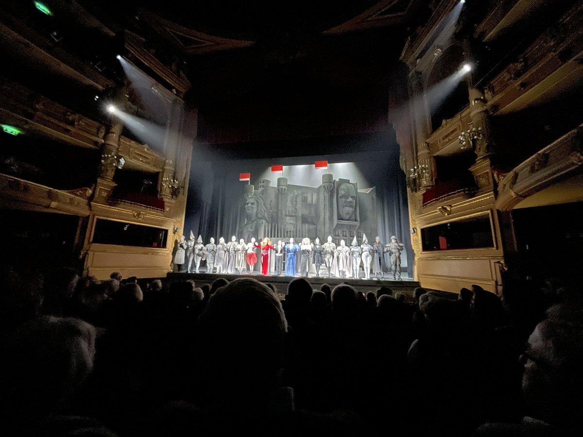 Operatraveller tweet media