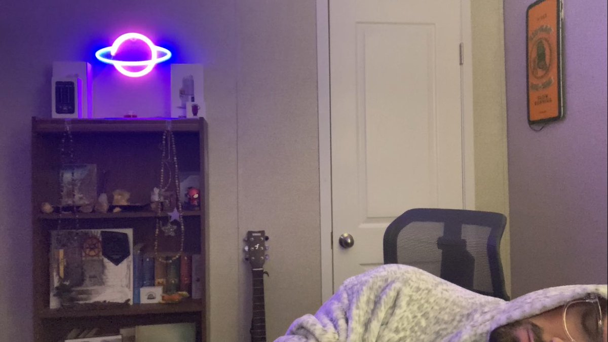 jaitokes's tweet photo. I have an hour plus recording of me passed tf out on my desk after recording a multi-strain review… anyone else have this happen? 😅😅😅 https://t.co/dauYc3cD0K