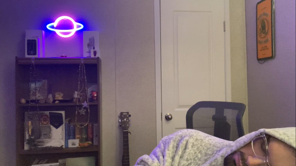 jaitokes's tweet photo. I have an hour plus recording of me passed tf out on my desk after recording a multi-strain review… anyone else have this happen? 😅😅😅 https://t.co/dauYc3cD0K