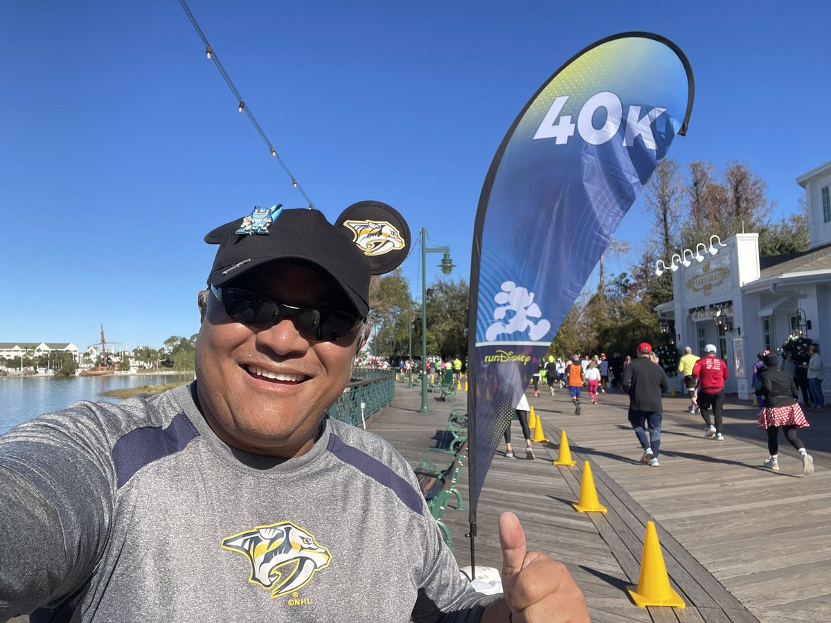 The_Pred_Head's tweet image. 🎶 And he’s ALLLMMOOSSSTTT THERE! Almost there! 🎶

Finishing strong at the @runDisney #wdwmarathon is what @Predxican98 was MADE FOR! And he’s STILL SMILING! 

You got this, friend! Go go gooooo!!! #wdwmarathonweekend #goofychallenge