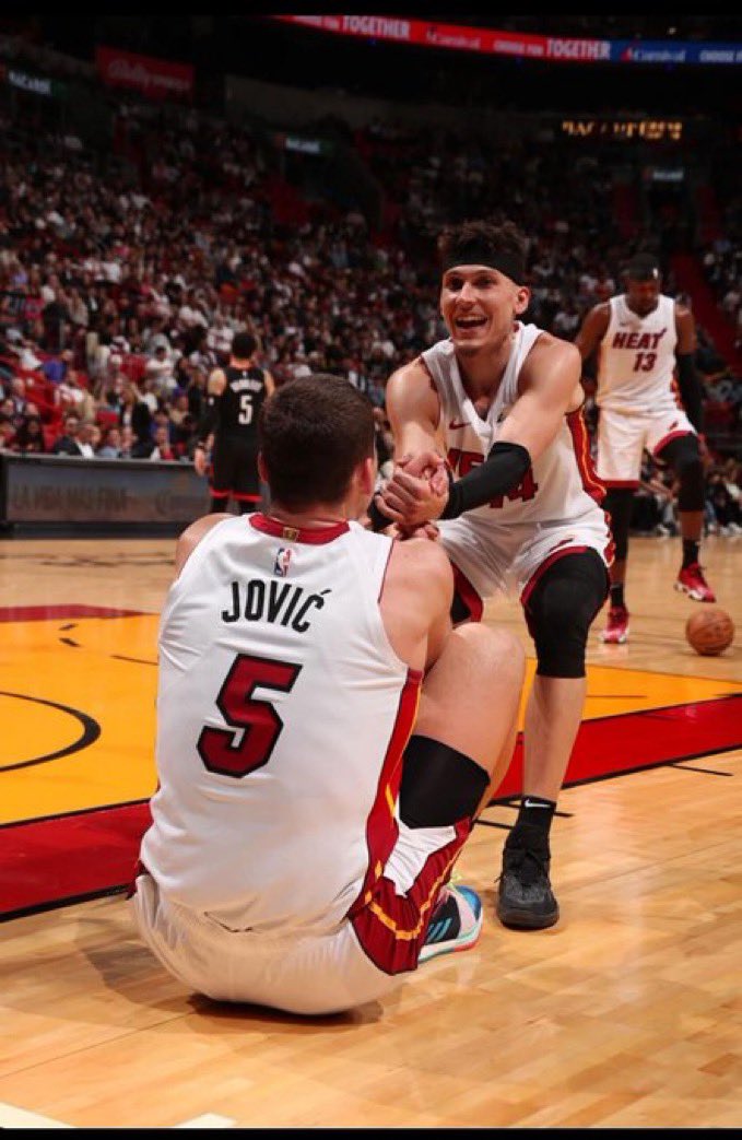 PlaybookSN's tweet photo. Last night:  

Tyler Herro —      Nikola Jovic — 
32 PTS                   21 PTS
  5 REB                     8 REB
  5 AST                     5 AST
50/50/75%          67/57/100% https://t.co/cpRMaSfwLq