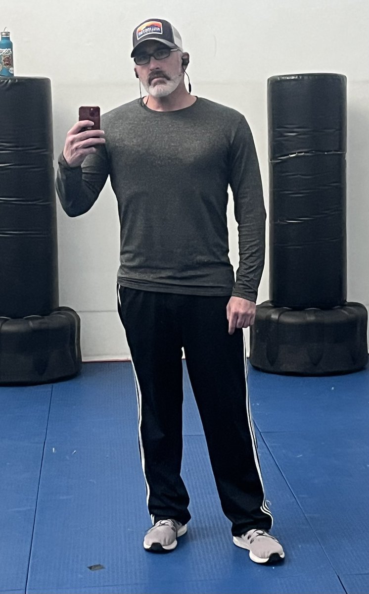 ChiefWahoo22's tweet photo. Strengthening on Sundays!
#GYMdejos
#pushingweight 
🏋🏻‍♀️💪🏼 https://t.co/TdFCbeBL2p