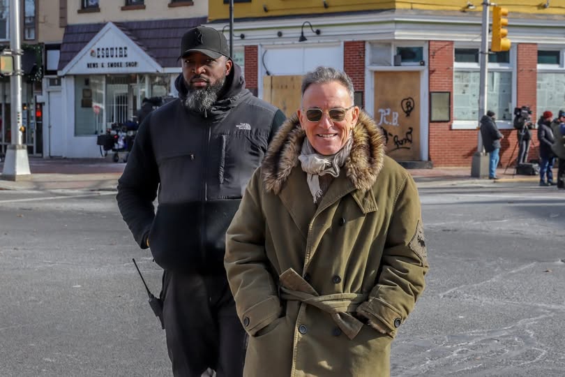 Stan_Goldstein's tweet image. Nice picture of Bruce Springsteen on Friday in Freehold, New Jersey, during the filming of "Deliver Me From Nowhere." Photo by Carl Beams.