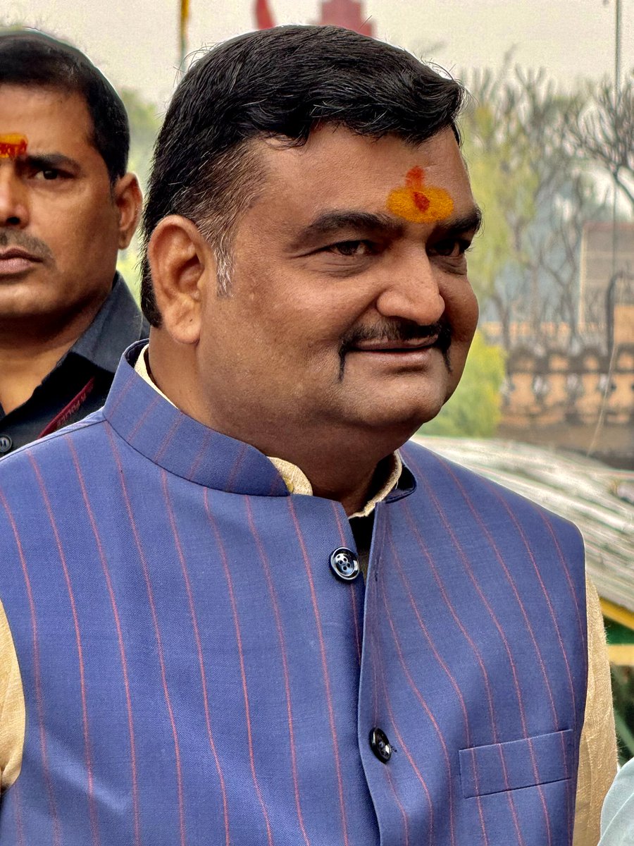 PandePranay's tweet image. आज दतिया स्थित प्रसिद्ध शक्तिपीठ माँ पीतांबरा पीठ में आदिशक्ति माँ पीतांबरा जी और धूमावती माता जी के दर्शन करने का सौभाग्य प्राप्त हुआ।

जगत जननी माँ पीतांबरा जी से सभी के सुख और समृद्धि की प्रार्थना करता हूँ।
#pitambrapeethdatia #ApkaPranayGuddu