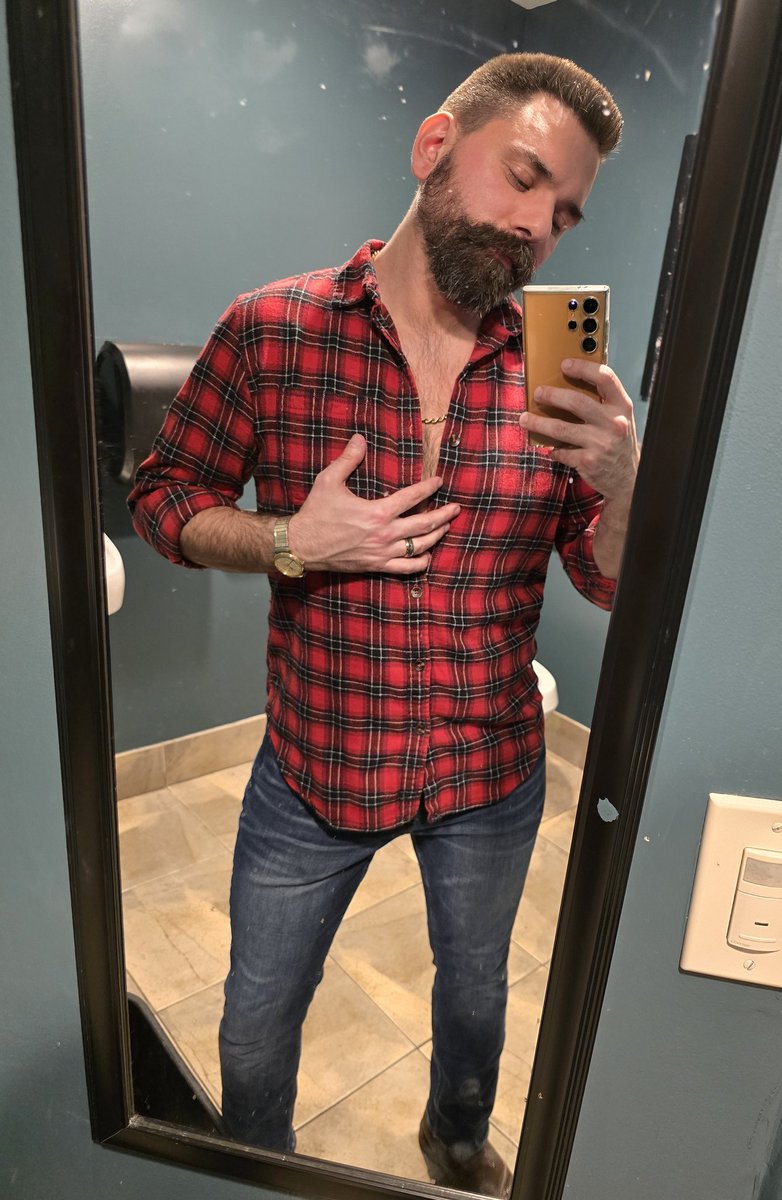 If you saw me at the bar like this... would you fuck me? 🙃