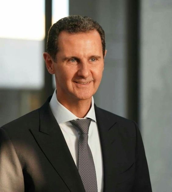 كانوا يظنون انهم يريدون إسقاطك!
واذ بهم اسقطوا ارضهم وكرامتهم وعرضهم
وبيعت ارضنا واصبحنا سخرية العالم…..
حالنا حال ليبيا الشقيقة…. وداعاً للجماهيرية و وداعا سورية الاسد. @Drziadmostafa <a href="/NakkachM/">Mazen A. Nakkach</a> <a href="/al_ryast/">رئاسة الجمهورية العربية السورية</a> #سورية #بشار_الأسد #سوریه