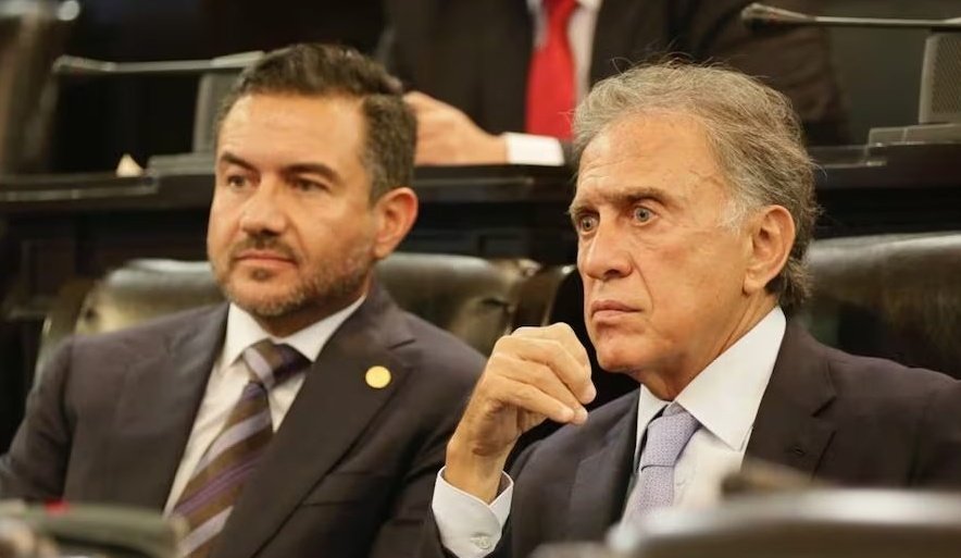 Los Yunes son unos TRAIDORES A LA PATRIA.

Ni perdón ni olvido