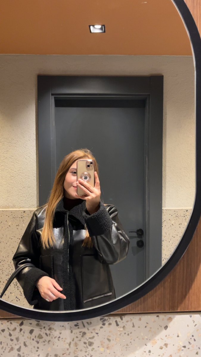 Zeynepa4854's tweet photo. Üstesinden gelemezsin dedikleri her şeyin içinden geçtim!
Teşekkürler Sevgili kendim🖤 https://t.co/R0YN2VgpYS