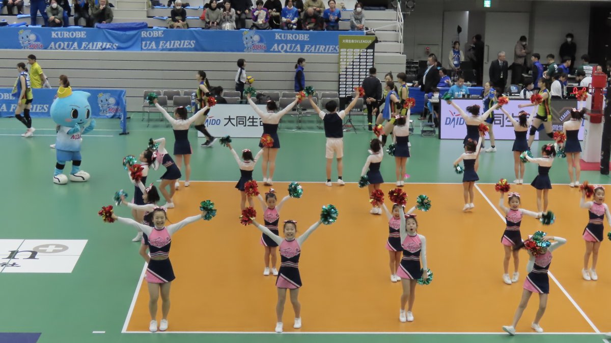 Scorer61529543's tweet image. Puppys。
パフォーマンスの中にアクロバットな動きも取り入れ、更にレベルが上がる。
（2025.1.12　ありそドーム）
#Puppys
#KUROBEアクアフェアリーズ富山