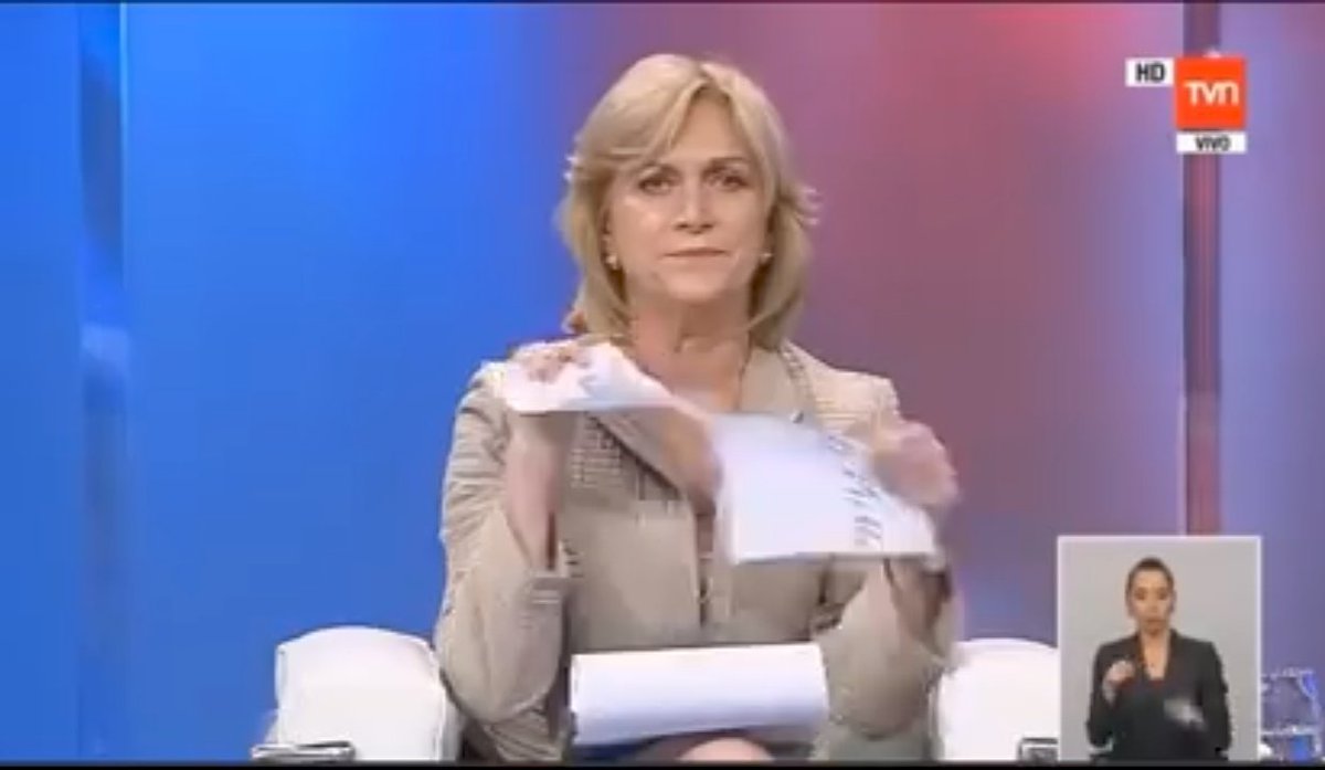 LegadoBachelet's tweet image. La #Gratuidad es una gran política pública creada por la presidenta @mbachelet, la que fue rechazada por la candidata Matthei, quien en 2013 "rompió" el Cheque de Gratuidad en un #DebatePresidencial, ¿le dejaremos a ella la responsabilidad de la #Educación?

#18AñosDeBacheletismo