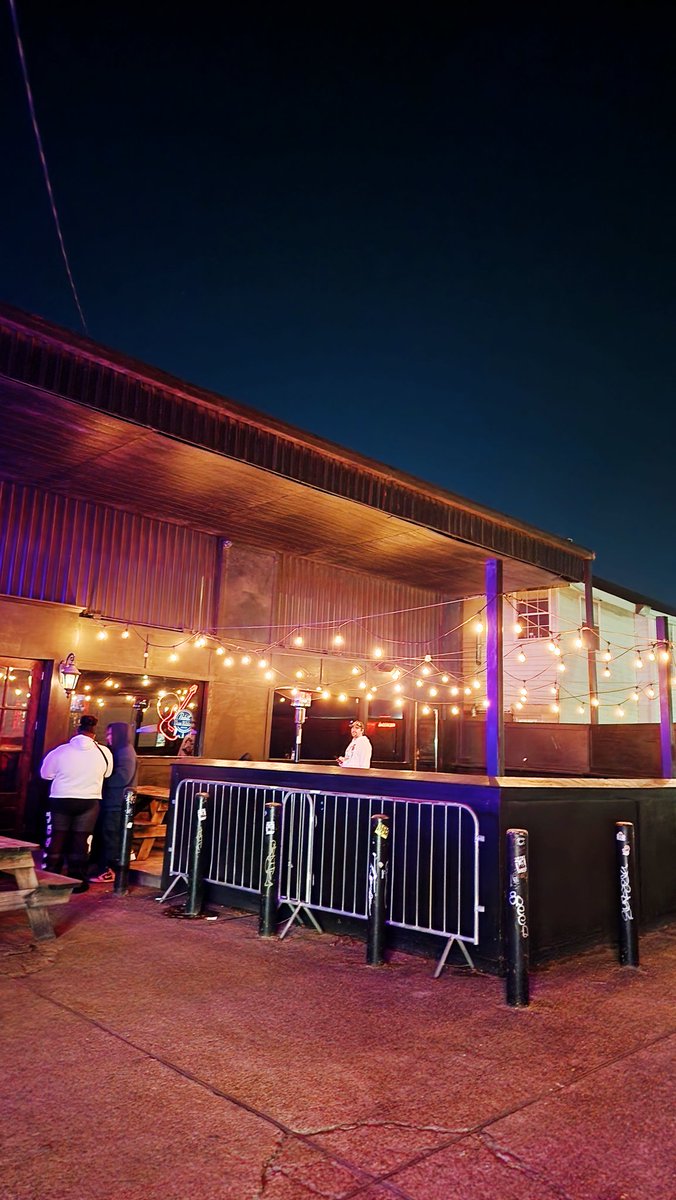 Last night <a href="/burnercelly/">📲📲</a> rocked the house on the 1's and 2's at Boondocks.