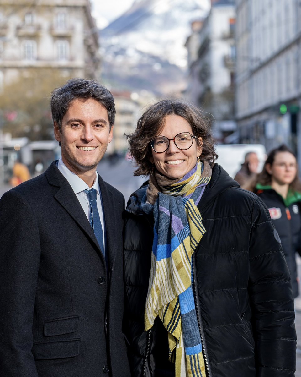 GabrielAttal's tweet photo. Félicitations à @GalliardM qui porte nos couleurs @Renaissance, et qui se qualifie très largement pour le second tour de l’élection législative partielle dans la 1ère circonscription de l’Isère ! 

Au second tour, j’appelle tous les électeurs de la 1ère circonscription de l’Isère à battre l’extrême gauche, en élisant une députée expérimentée et ancrée dans son territoire.
 
Camille saura œuvrer pour la stabilité de notre pays, et pour les valeurs de la République.