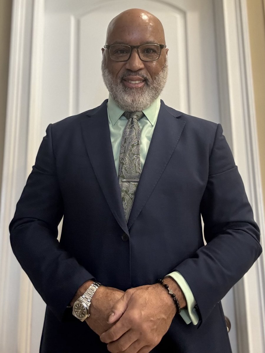 Cornelius Bennett tweet media