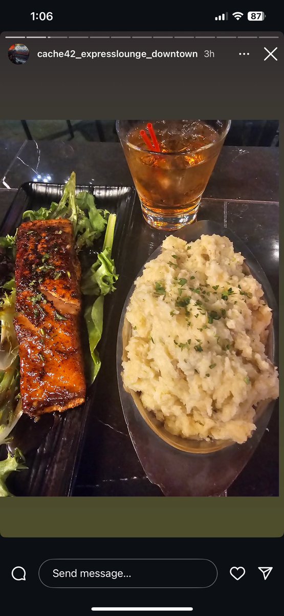 YoungTrapMuzic's tweet photo. Check out @cache42downtown for lunch and dinner Tues - Sun! 97 N Main St Memphis, TN 38103 https://t.co/qPbgUdbAG0 https://t.co/ERgSQ9bTTW