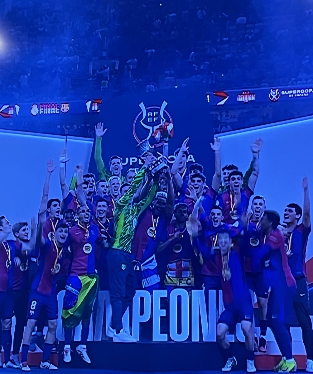 BarcelonistaQle's tweet photo. Solo puedes dar RT si tu equipo ha ganado un título en 2025.

#SuperSupercopa #RealMadrid #Barcelona https://t.co/e9KmRxnaZy