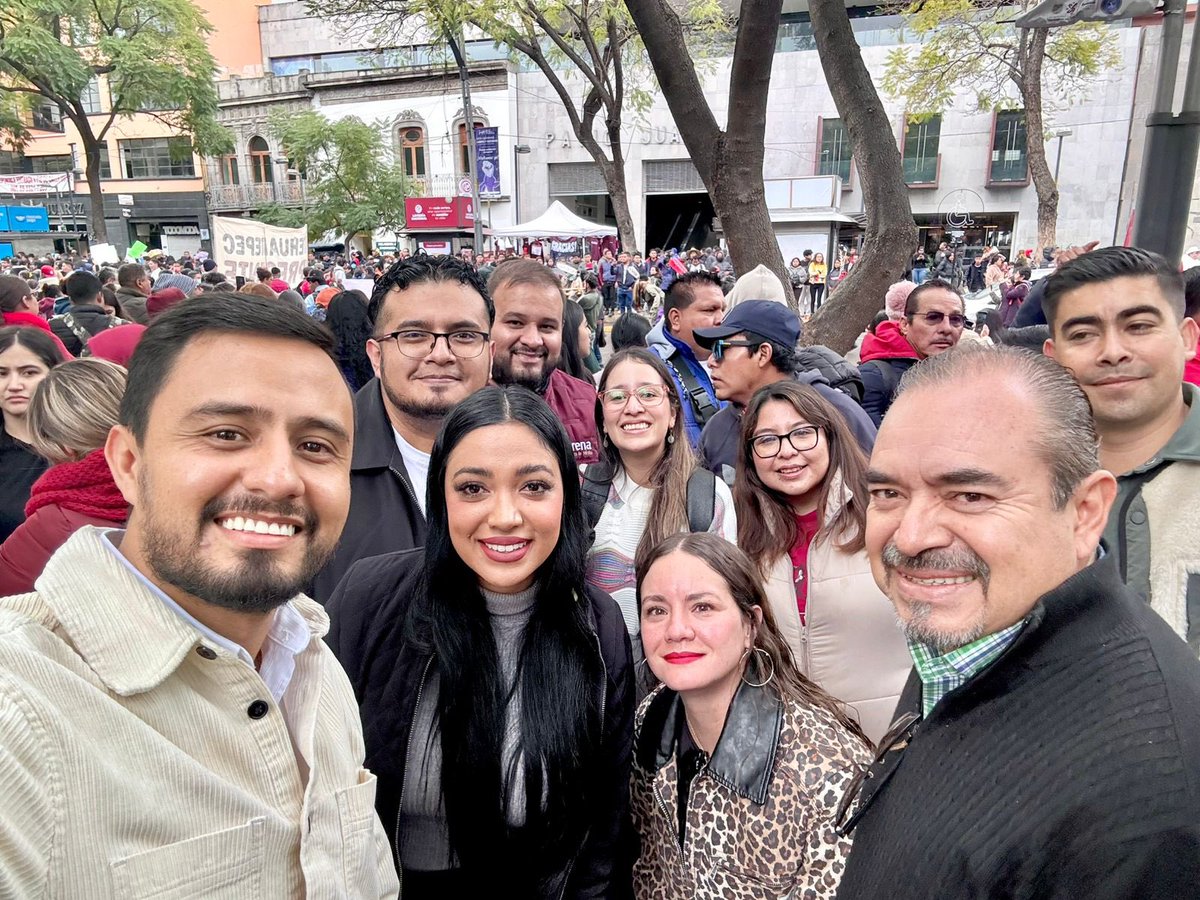 A 100 días del Gobierno Federal encabezado por la Dra. <a href="/Claudiashein/">Claudia Sheinbaum Pardo</a>, la Delegación de Programas para el Bienestar Guanajuato que encabeza <a href="/AlmaAlcarazH/">Alma Alcaraz</a>  estuvo presente en el informe 🫡🇲🇽