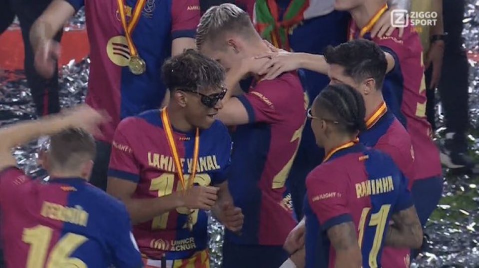 ActualiteBarca's tweet photo. Les meilleurs joueurs du monde (avec Salah) https://t.co/BOXnVh59Eb