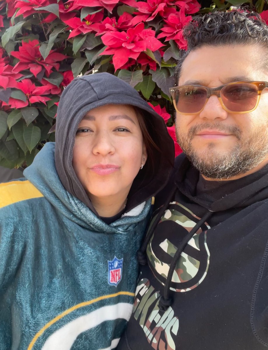 LadyLu6's tweet photo. #NFLEnTelevisa💚
#NFLEnTelevisa 💛
GoPackGo🧀 https://t.co/8gJtfv4mNT
