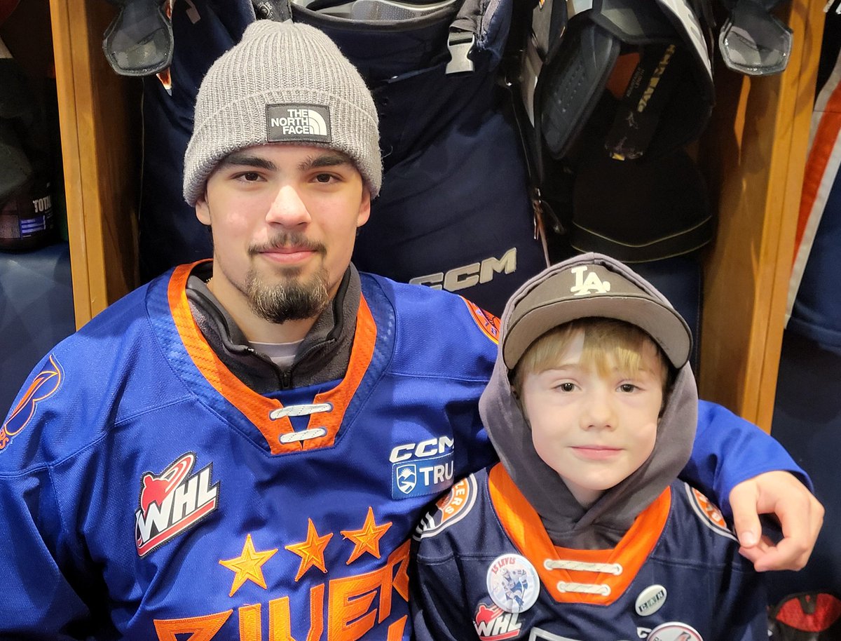 theconz23's tweet photo. @blazerhockey @tea_mercuri75 Kids had a great time!! Always fun when they meet their favorite players!! https://t.co/e9aamgddn5