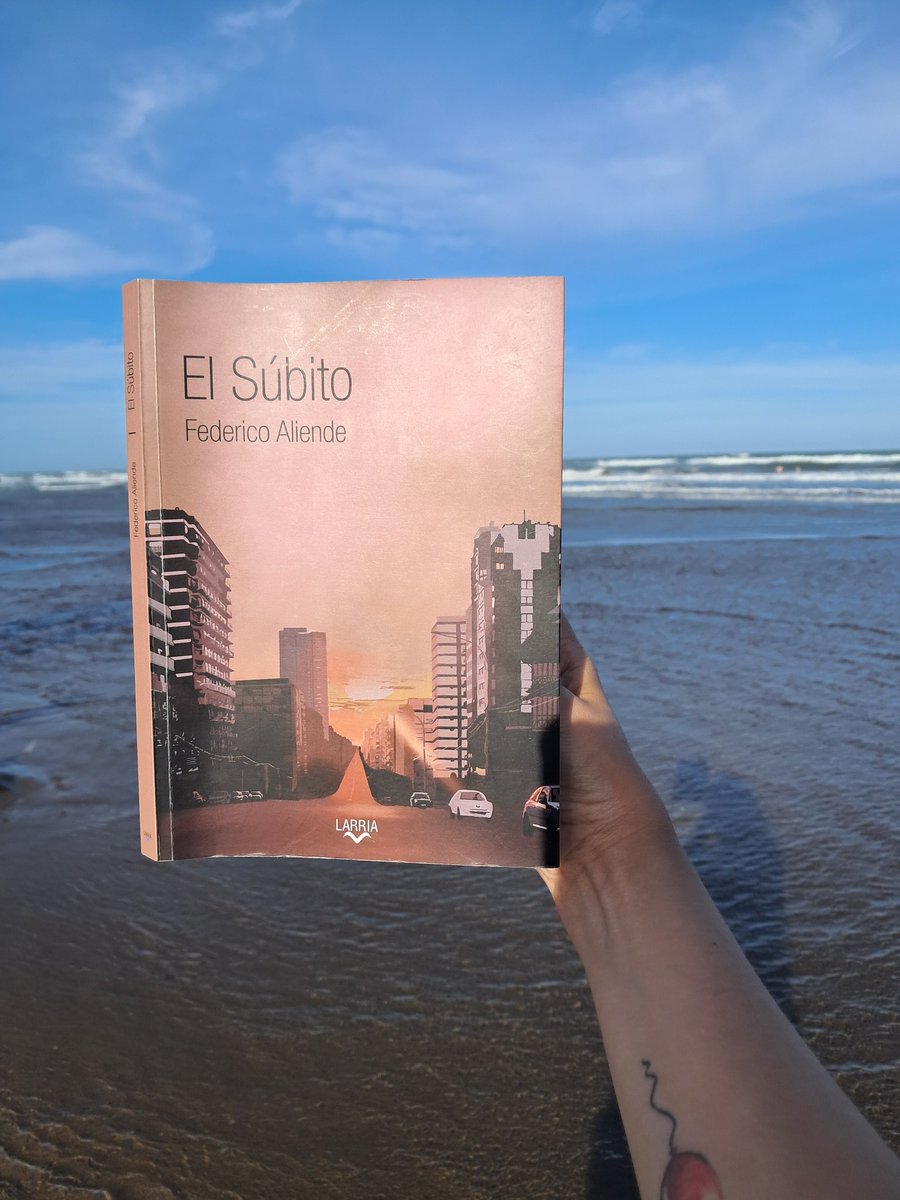 M de Marlowe tweet media