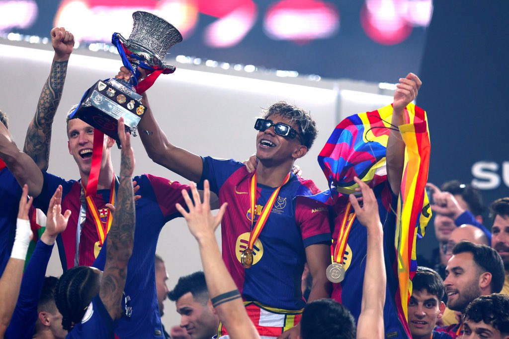 INIE8TAZO's tweet photo. Hará historia con el club de su vida. https://t.co/gnk13lsy0Y