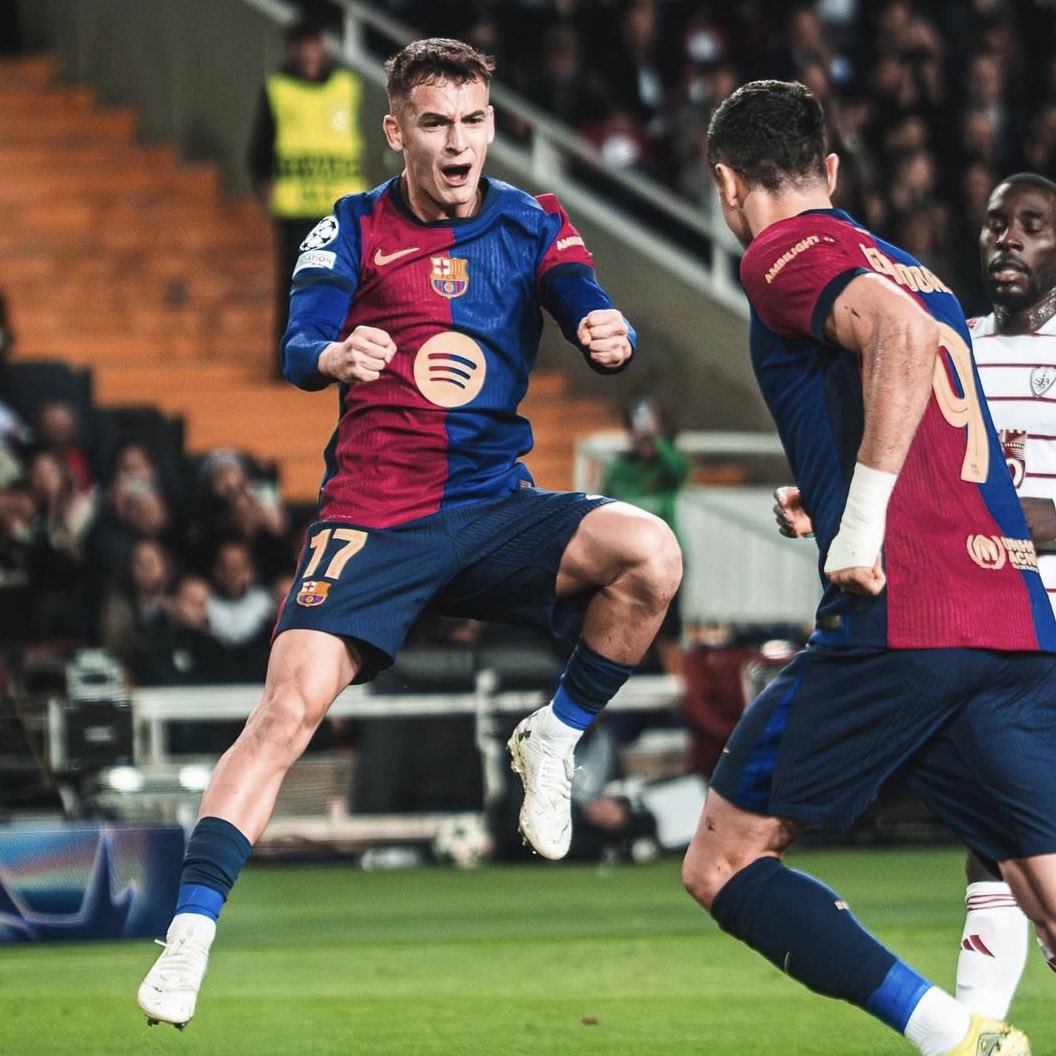 BlazquezFont's tweet photo. Ni busca salir en las fotos ni necesita costar 100 millones para que el mundo del fútbol se rinda a sus pies. Entrega, trabajo, sacrificio y amor por el Barça. Marc Casadó lleva 4 meses siendo profesional y ya se ha ganado ser indiscutible en el club de su vida. #FCBarcelona https://t.co/pKRQQXGSOk