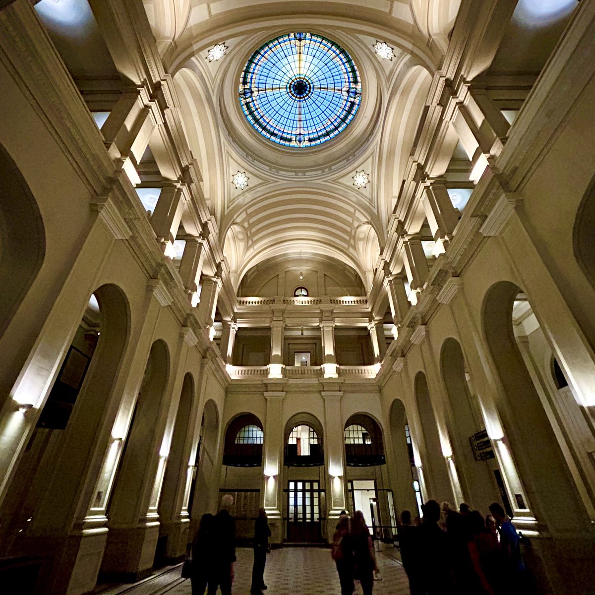 reloquiri ™ tweet media