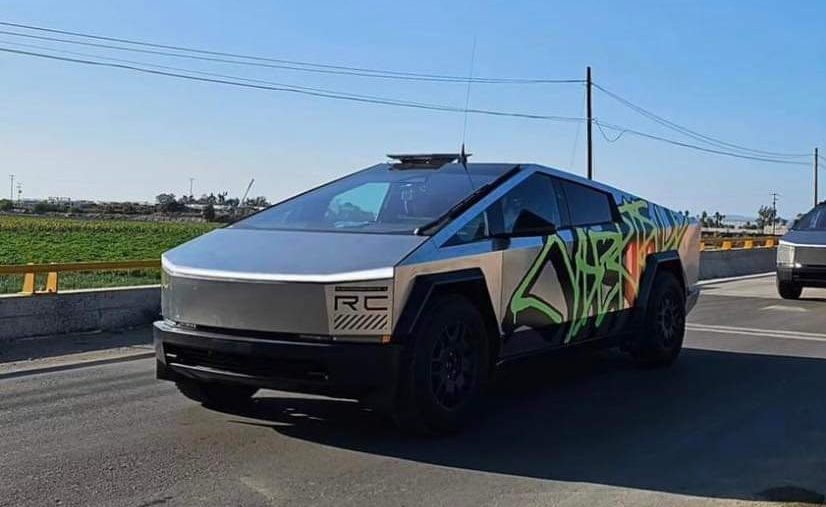 🚨🇺🇸HAVE A CYBERTRUCK AND STARLINK AND WANT TO HELP CA?

Here's how!

Elon:

"Ride around in your truck in the devastated areas with a Starlink terminal on the roof and open WiFi."

Source: <a href="/elonmusk/">Elon Musk</a>
Media source: teslarati