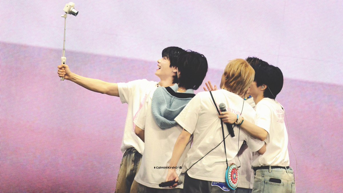 🎦SMTOWN🩷

#WayV #威神V
#SM_30thAnniversary
#SMTOWN2025
<a href="/WayV_official/">WayV</a>