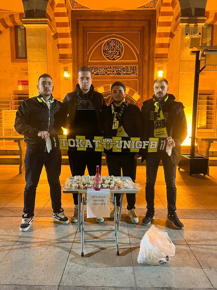 TokatUNIGFB's tweet photo. ÖLENE KADAR SENİN ADINI YAŞATACAĞIZ..
Rahmetli Ağabeyimiz Sefa Reisimiz adına Karşıyaka Merkez Camiinde Hayır İkramımızı gerçekleştirdik. Ziyarette bulunan Ultraslan Tokat &amp; Uniye teşekkür ederiz. https://t.co/YDArQ9PN0H