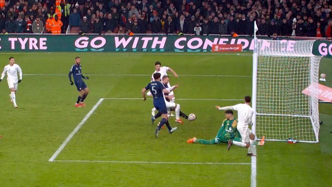 How am I supposed to tell my grandkids that Matthijs de Ligt stopped this from going in?!