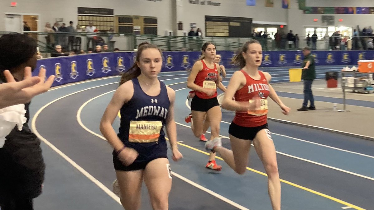 Katelyn sets a PR for 400 meters, running 61.93 and finishing 9th out of 84 entries at the Northeast Invite! #MedwayTrack