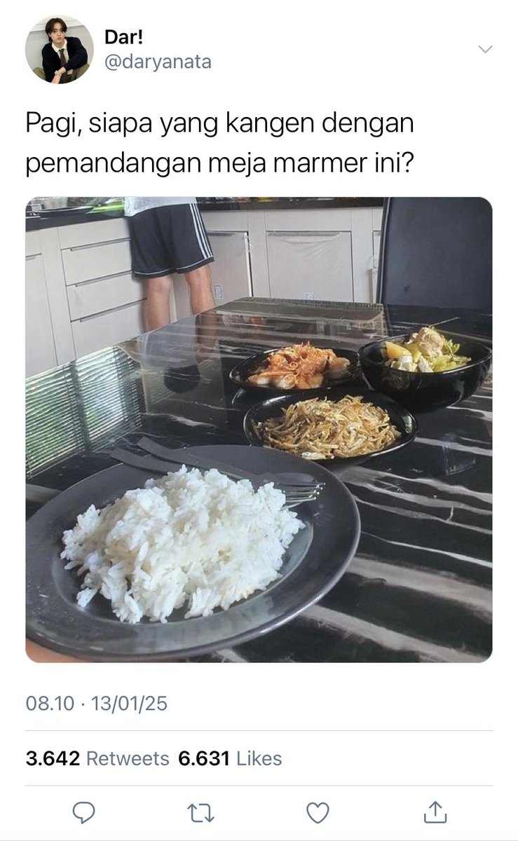 onaskies's tweet photo. Siapa kangen meja kebanggaan mas daryl itu? #AyiAya https://t.co/MJohCAaLsx