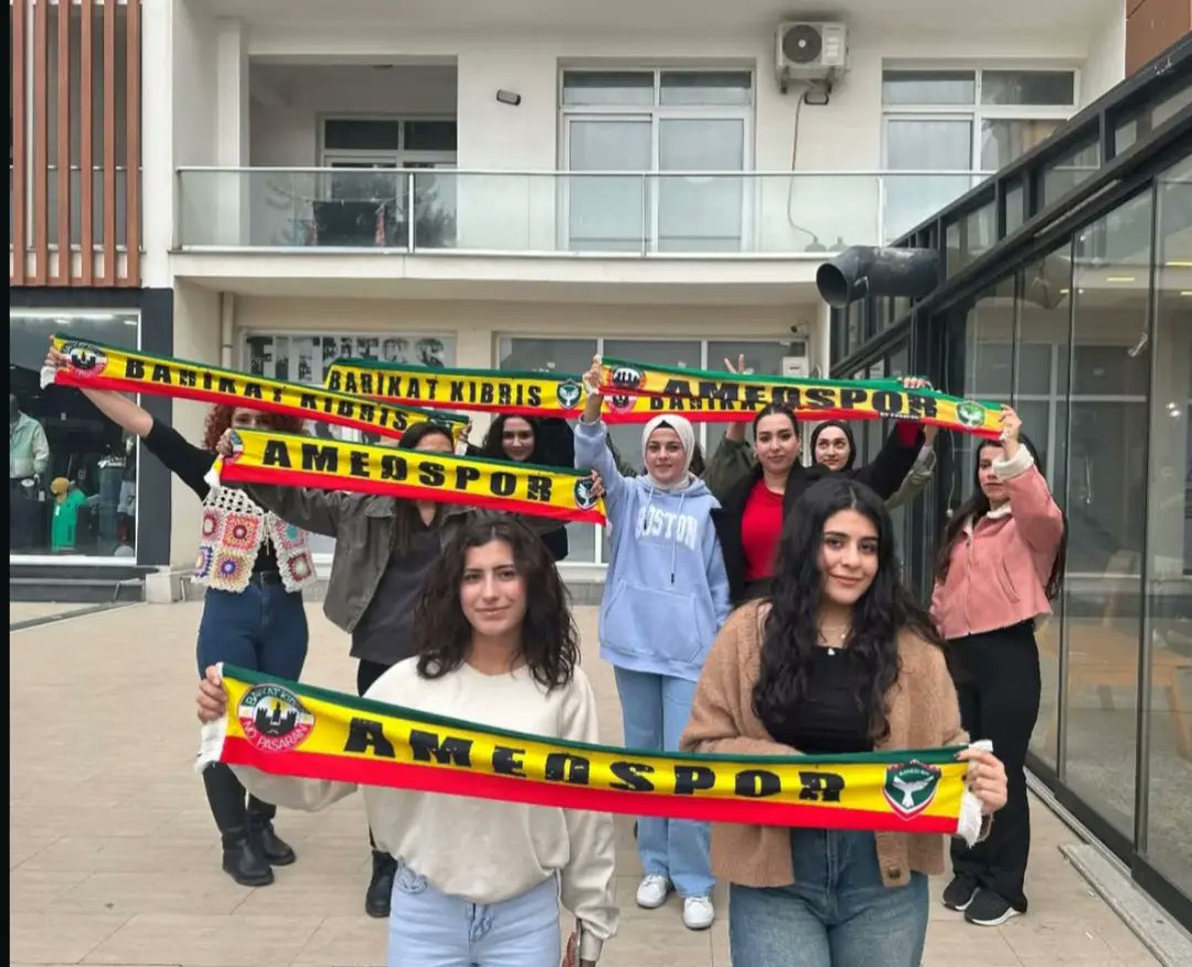 Mor barikat Kıbrıs olarak yerimizi aldık 
 💜💚❤️