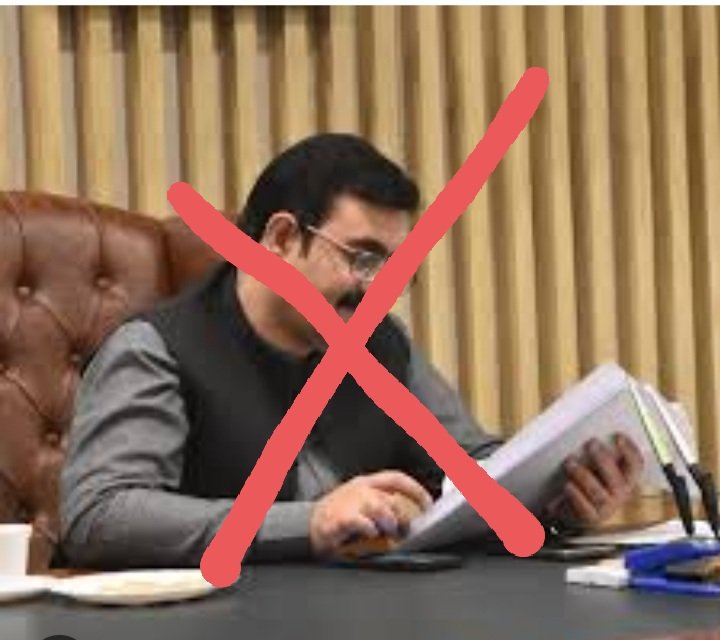 AryanZaib2's tweet photo. ہیلتھ منسٹر بخت محمد کاکڑ اور ڈی جی ھیلتھ دونوں ہاتھوں سے صحت کے شعبے کو لوٹ رہے ہیں اب بات مطالبات کی نہیں ڈاکٹر کی عظمت کی ہے اور یہ جنگ ہم جیت چکے ہے 
#form47healthministermurdabad 
#DgHealthMurdabad 
@HamidMirPAK 
@CMOBalochistan 
@BBhuttoZardari https://t.co/PqsS8R0w1a