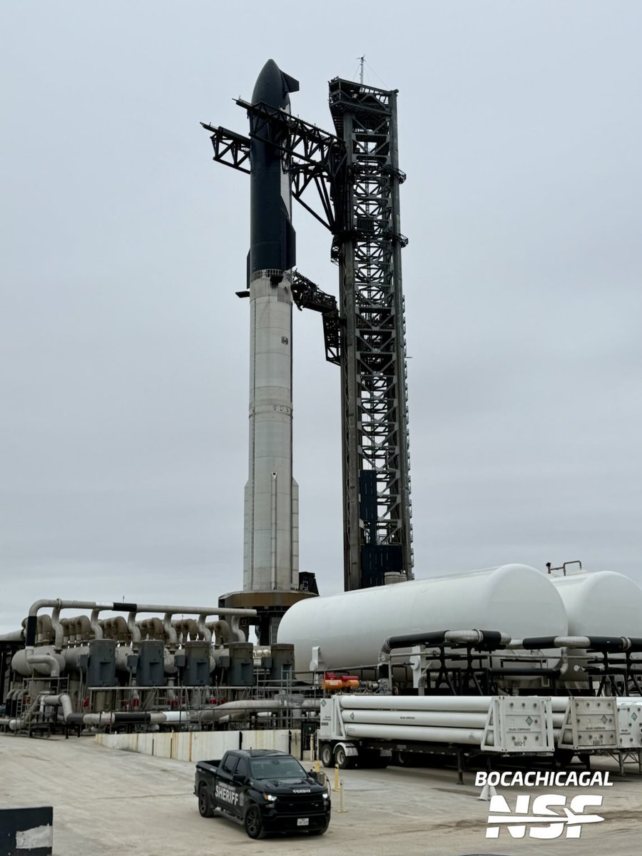 BocaChicaGal's tweet image. Full stack is back! 🚀🔥

⁦@NASASpaceflight⁩