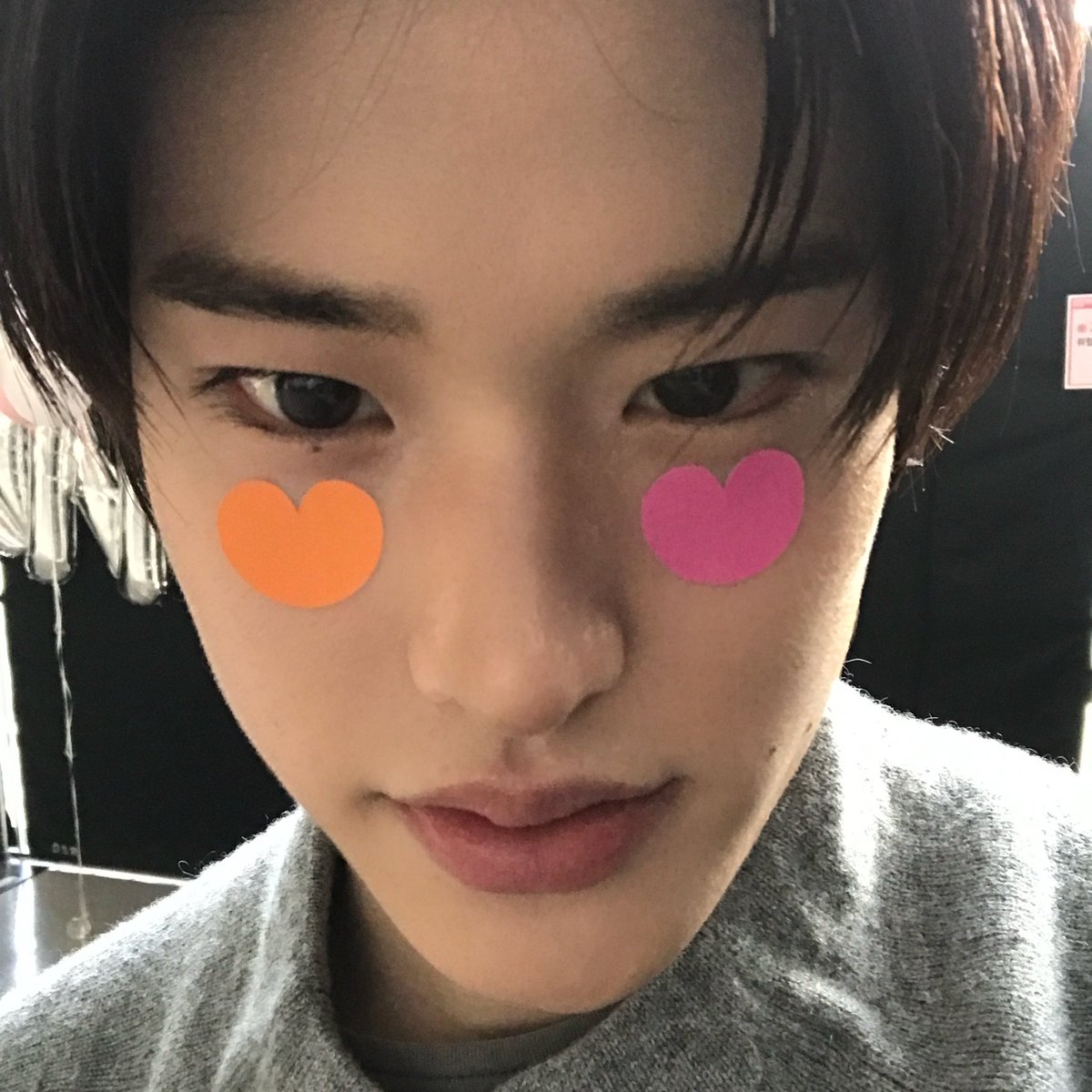 luv11Hee's tweet photo. 얼굴이 미쳤는데 (positive) https://t.co/z5785m8fw4