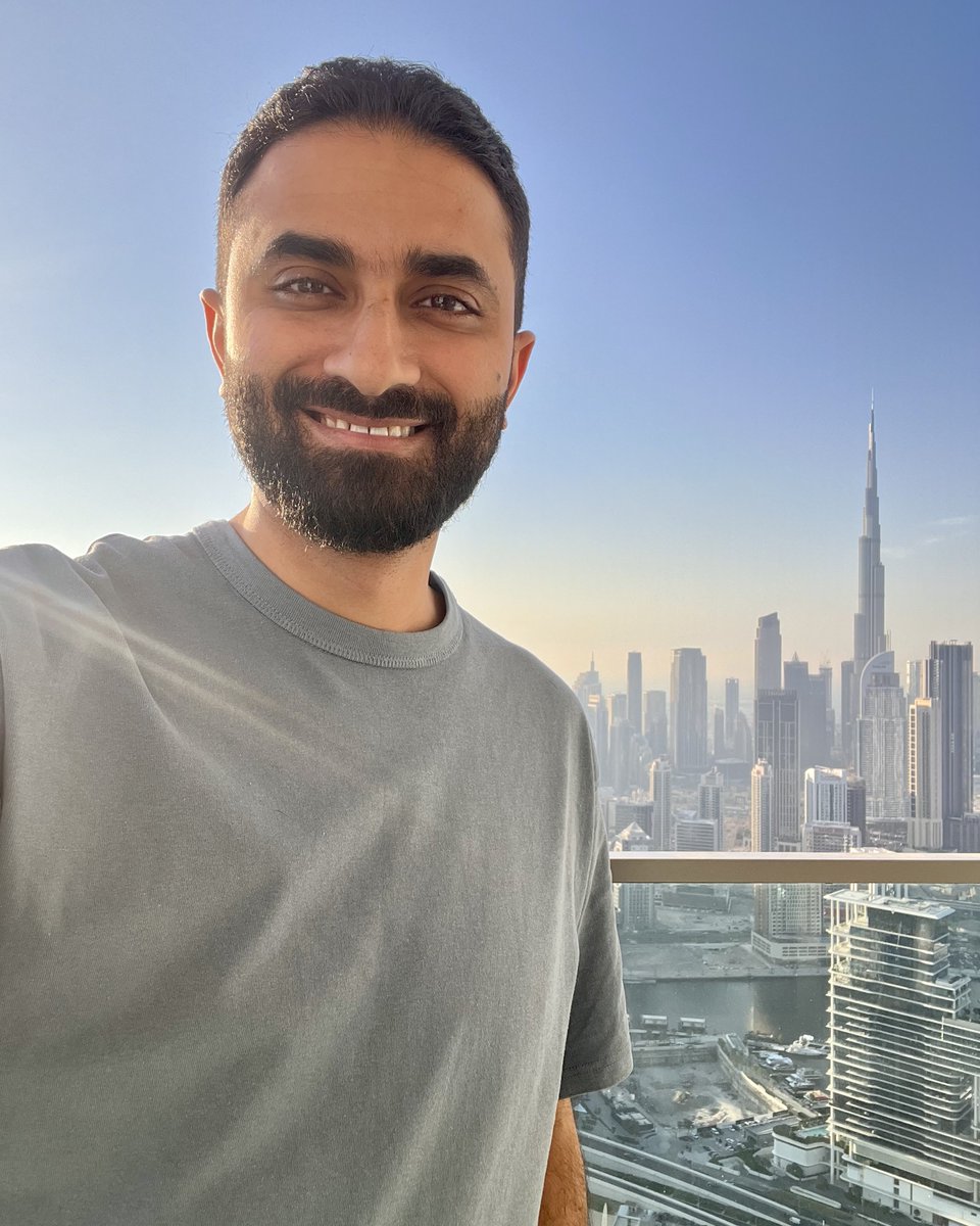 T_W193's tweet photo. الان انا في دبي 🇦🇪

حطيت لكم كل شيء يخص الوجهة المتجددة للي ناوي يقضي اجازة قصيرة ولوجهة قريبة.

⁃ الطيران: رحلات مباشرة من الرياض وجدة والدمام والمدينة وأبها على جميع شركات الطيران السعودية وبأسعار تبدأ من ٥٠٠ ريال.
وفيه رحلات على شركات الطيران الاماراتية.

⁃ التنقل: تستأجر سيارة ضروري ، و تقدر تستخدم تطبيقات التوصيل عن الحاجة.

⁃ أفضل وقت للزيارة: من نص اكتوبر الى نص مارس ، حالياً وقت جميل ومن أجمل شهور السنة.

⁃ أهم الأماكن: برج خليفة ، النافورة الراقصة ، القرية العالمية ، متحف المستقبل ، برواز دبي ، دار الاوبرا ، حي الفهيدي والسيف التاريخي ، دبي دولفيناريوم ، شاطئ وممشى جي بي ار ، سكي دبي ، دبي اكواريوم ، عين دبي ، اكسبو دبي ، حديقة وايلد وادي المائية ، حديقة الفراشات ، حديقة دبي المعجزة ، اي ام جي عالم المغامرات ، ريفيرلاند ، ديب دايف دبي ، سكاي فيوز إعمار ، ذا جرين بلانيت ، سفاري دبي ، وغيرها بس حدد اهتمامك وروح .

⁃ أهم المطاعم والمقاهي: فيه خيارات كثير جميلة ومتنوعة ، ابحث بخرائط قوقل واختار اللي يناسبك بعد ما تتأكد من التقييم والاسعار تكون مناسبة لك.

⁃ الفنادق: فيه تواجد لأهم الفنادق العالمية ، ابحث عن فنادق ٥ و ٤ نجوم تكون في الداون تاون او قربه او قريب من جي بي ار ، وفيه خيارات شقق جداً مميزة في نفس المنطقتين.

⁃ التسوق: دبي مول ، الامارات مول ، ابن بطوطة مول ، سيتي لاند مول ، أوتلت فيليدج ، سيتي ووك ، 

- الانترنت: تفاصيله تحت👇

ورحلة سعيدة 😎