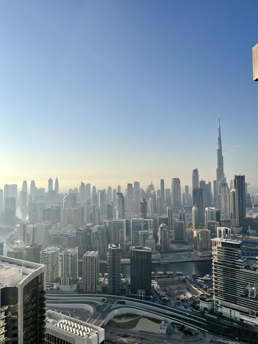 T_W193's tweet photo. الان انا في دبي 🇦🇪

حطيت لكم كل شيء يخص الوجهة المتجددة للي ناوي يقضي اجازة قصيرة ولوجهة قريبة.

⁃ الطيران: رحلات مباشرة من الرياض وجدة والدمام والمدينة وأبها على جميع شركات الطيران السعودية وبأسعار تبدأ من ٥٠٠ ريال.
وفيه رحلات على شركات الطيران الاماراتية.

⁃ التنقل: تستأجر سيارة ضروري ، و تقدر تستخدم تطبيقات التوصيل عن الحاجة.

⁃ أفضل وقت للزيارة: من نص اكتوبر الى نص مارس ، حالياً وقت جميل ومن أجمل شهور السنة.

⁃ أهم الأماكن: برج خليفة ، النافورة الراقصة ، القرية العالمية ، متحف المستقبل ، برواز دبي ، دار الاوبرا ، حي الفهيدي والسيف التاريخي ، دبي دولفيناريوم ، شاطئ وممشى جي بي ار ، سكي دبي ، دبي اكواريوم ، عين دبي ، اكسبو دبي ، حديقة وايلد وادي المائية ، حديقة الفراشات ، حديقة دبي المعجزة ، اي ام جي عالم المغامرات ، ريفيرلاند ، ديب دايف دبي ، سكاي فيوز إعمار ، ذا جرين بلانيت ، سفاري دبي ، وغيرها بس حدد اهتمامك وروح .

⁃ أهم المطاعم والمقاهي: فيه خيارات كثير جميلة ومتنوعة ، ابحث بخرائط قوقل واختار اللي يناسبك بعد ما تتأكد من التقييم والاسعار تكون مناسبة لك.

⁃ الفنادق: فيه تواجد لأهم الفنادق العالمية ، ابحث عن فنادق ٥ و ٤ نجوم تكون في الداون تاون او قربه او قريب من جي بي ار ، وفيه خيارات شقق جداً مميزة في نفس المنطقتين.

⁃ التسوق: دبي مول ، الامارات مول ، ابن بطوطة مول ، سيتي لاند مول ، أوتلت فيليدج ، سيتي ووك ، 

- الانترنت: تفاصيله تحت👇

ورحلة سعيدة 😎