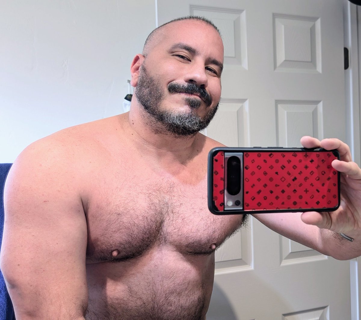 Sunday funday y'all
#spup #musclepup #cuddlepup #musclebear #cuddlebear #sonofdad #hairymuscle #Scruffy #scruff #scruffygay #gaygym #beardedmuscle #beardedgay