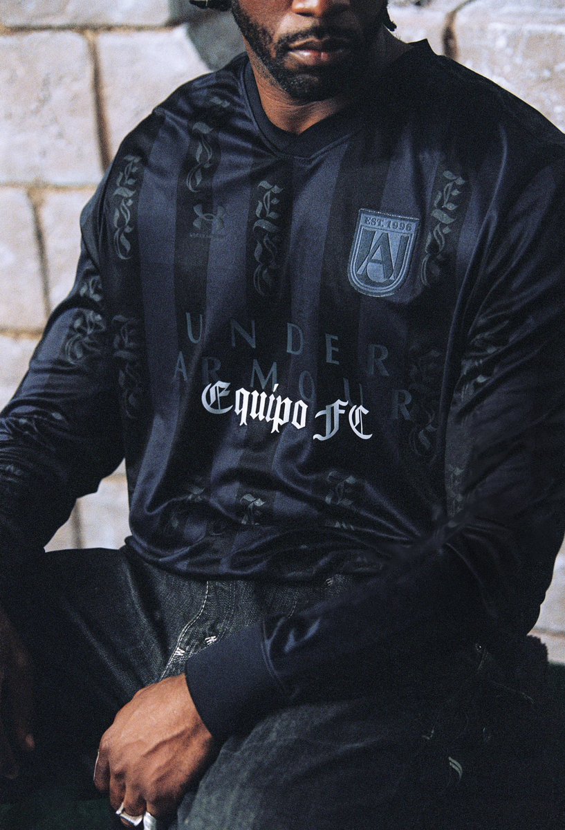 Outlander Magazine tweet media