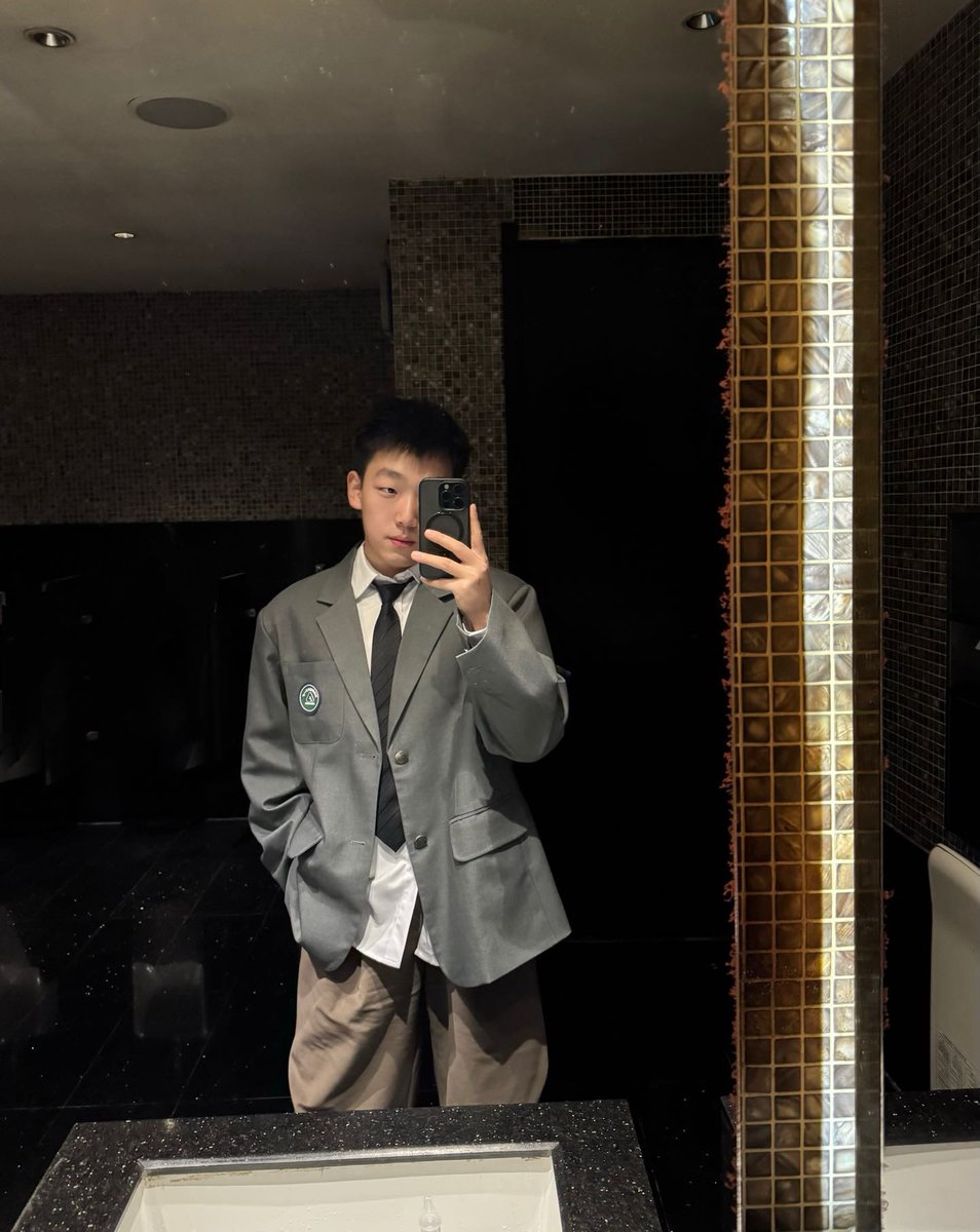 亮下 tweet media