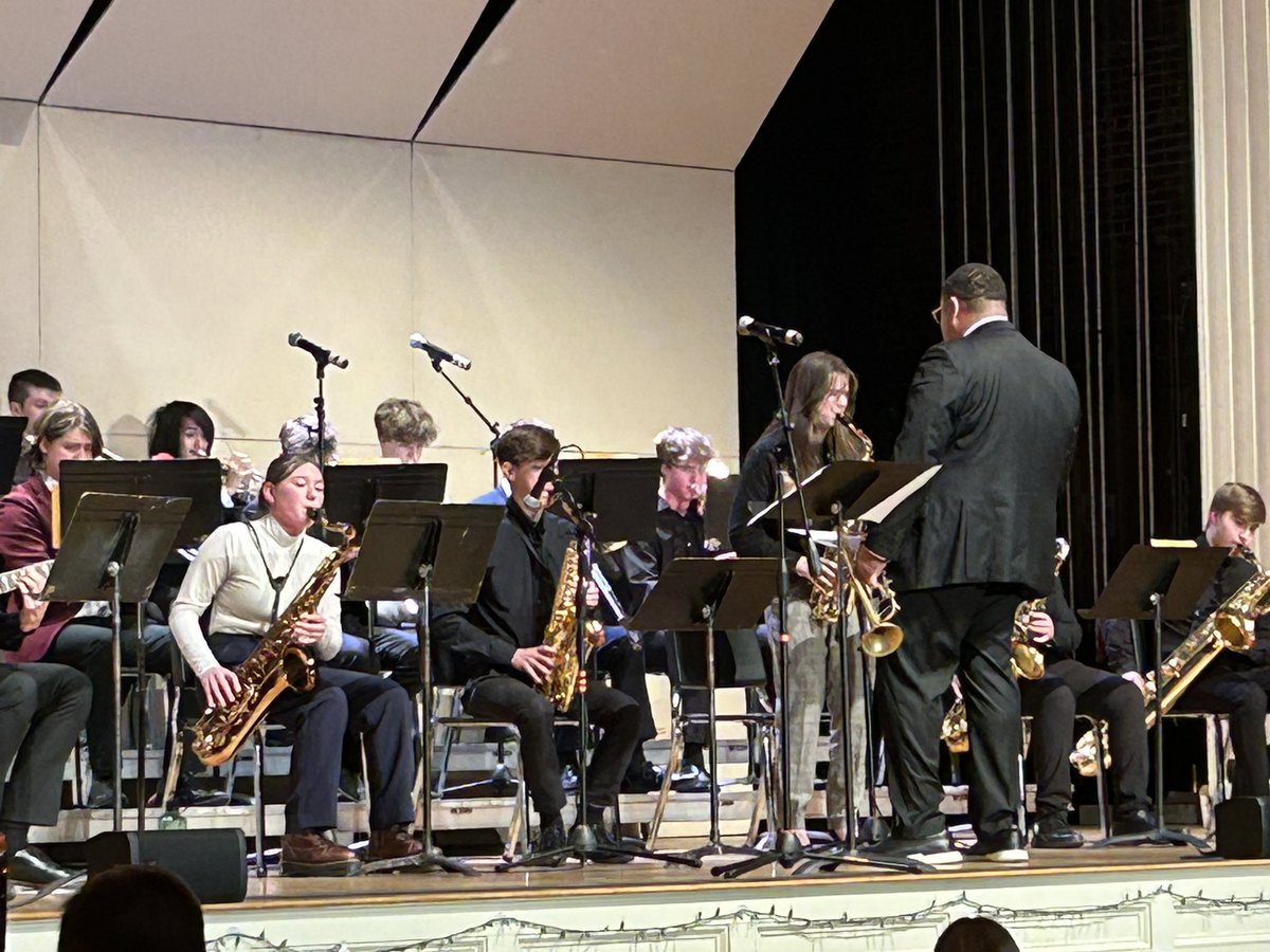 Congrats to Josie Barry (Lead Alto Sax), Cohen Eichhorn (lead Trumpet), and Elle Smith (lead Tenor Sax), on their outstanding performance on Saturday (1/11) in the 4A NEIBA District Honor Jazz Band, directed by Chicago trumpeter Marques Carroll.